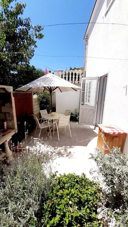 Apartman Ivan Vir Bagian luar foto